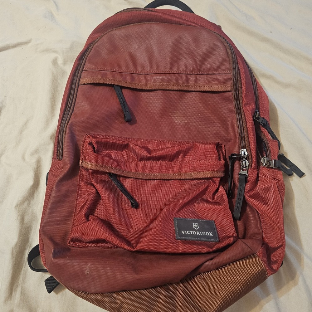 Victorinox Red Altmont 3.0 Dual-Compartment Backpack